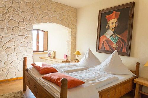 Zimmer 3 im rustikalen Burghotel der Ehrenburg